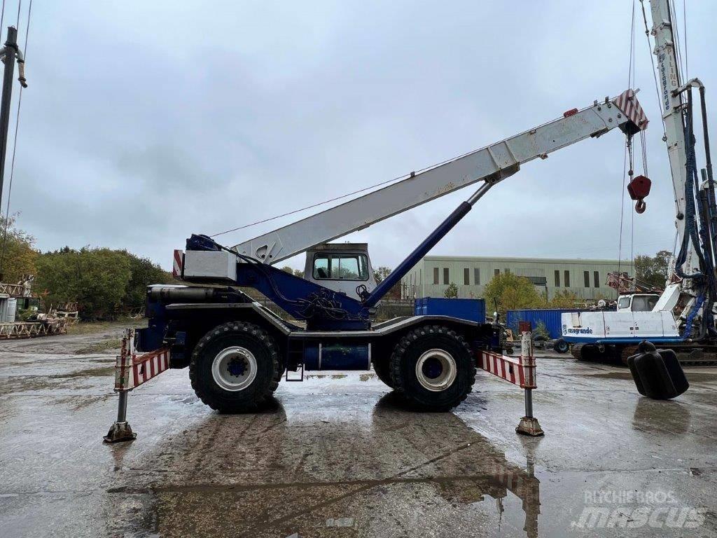Coles Huskey 630S R/T 크레인