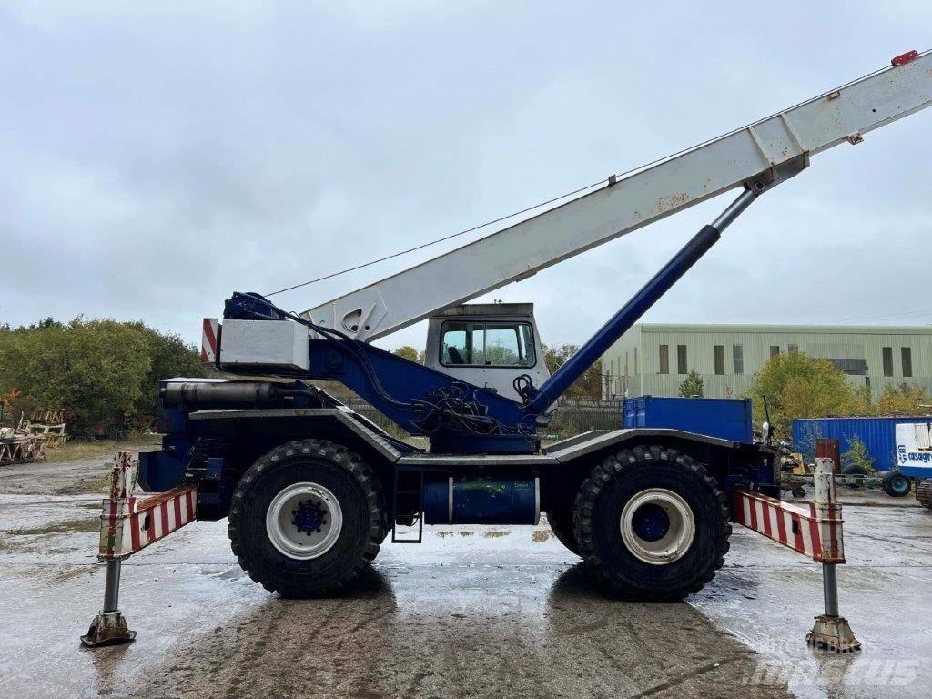 Coles Huskey 630S R/T 크레인