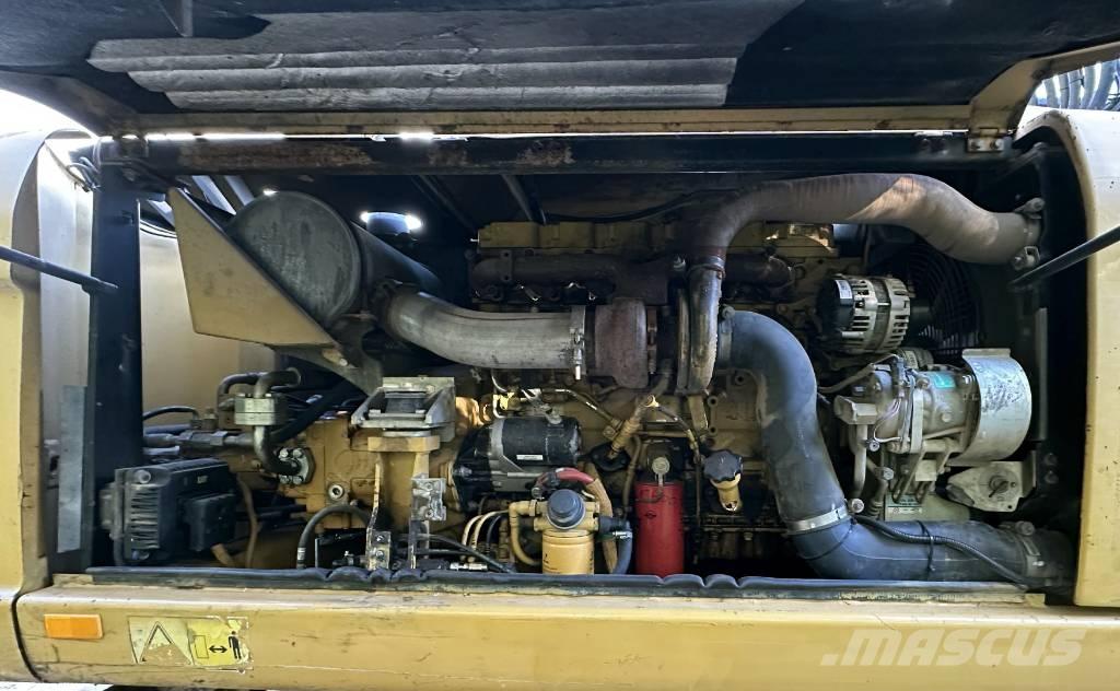 CAT M 316 D  휠 굴삭기