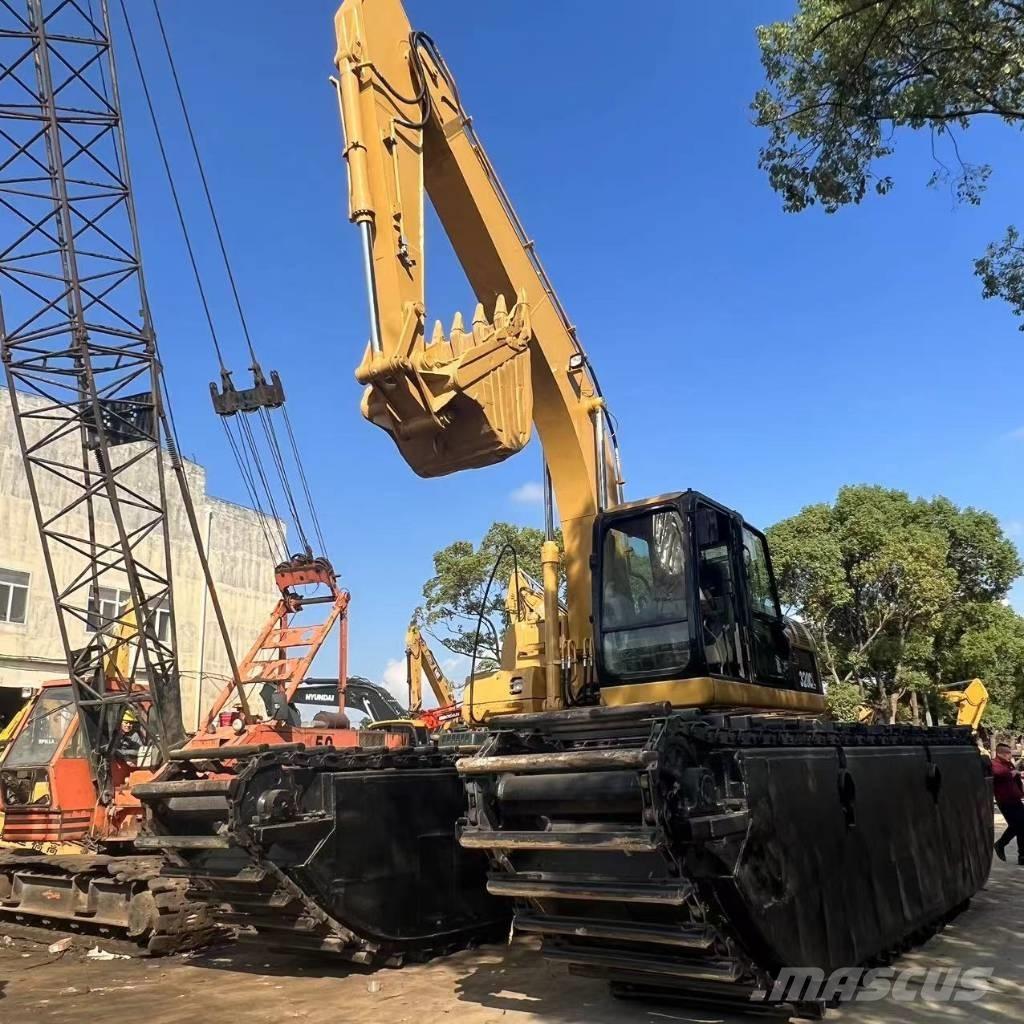 CAT 320 C 수륙양용 굴삭기