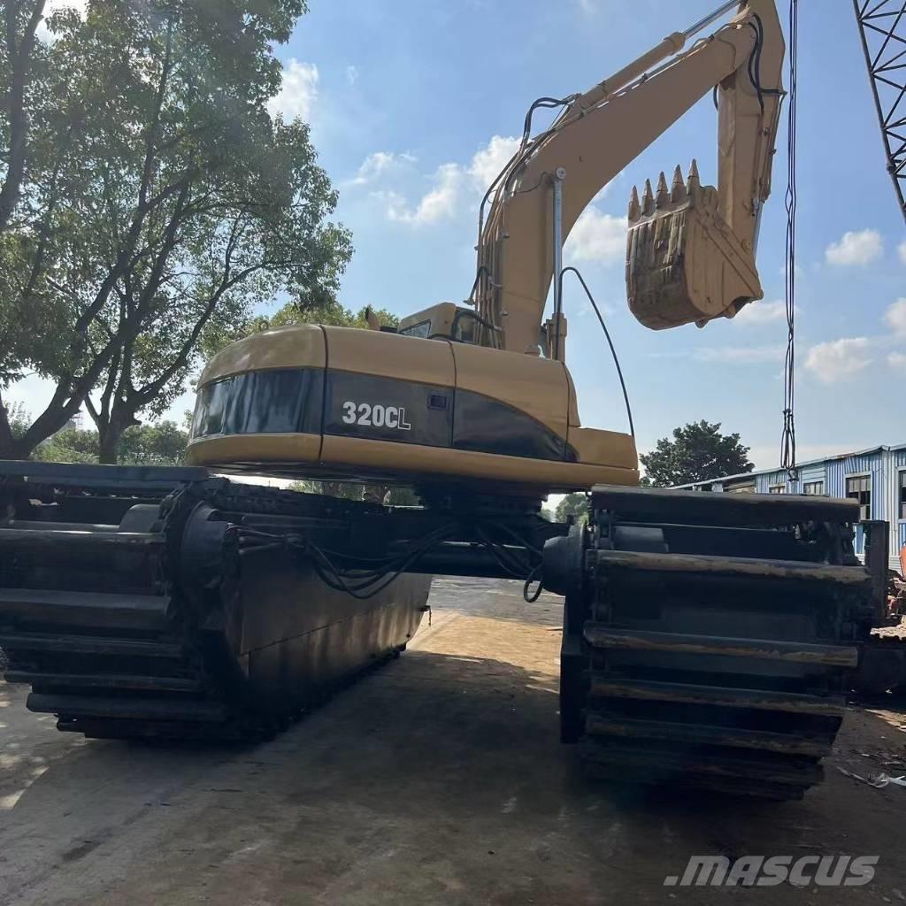 CAT 320 C 수륙양용 굴삭기
