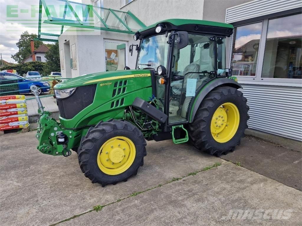 John Deere 5075 GF 트랙터