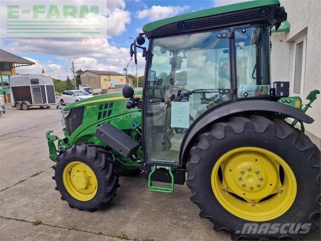 John Deere 5075 GF 트랙터