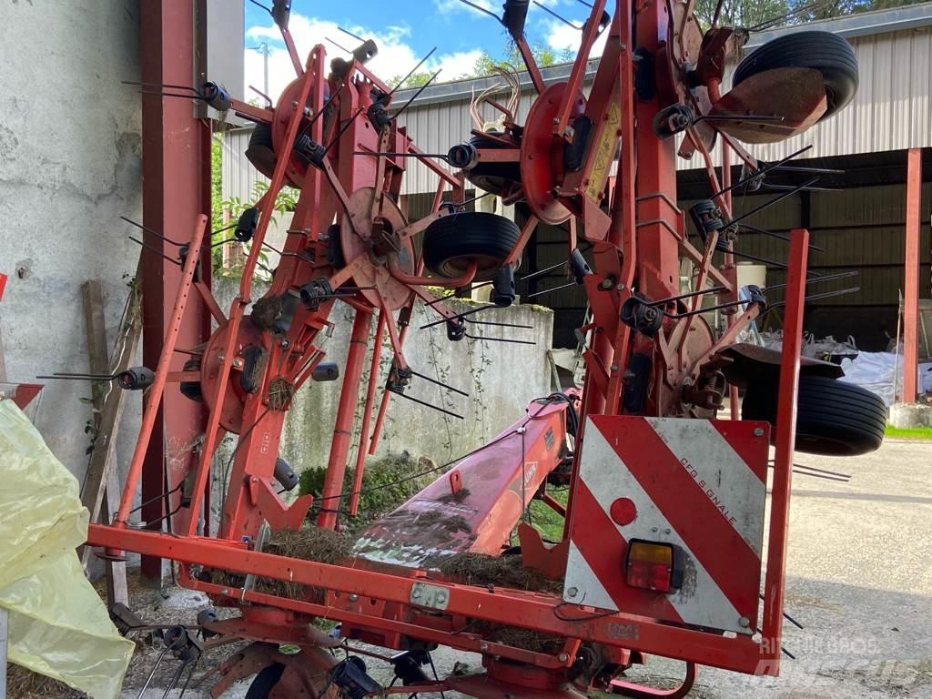 Kuhn GF8702 갈퀴 및 테더