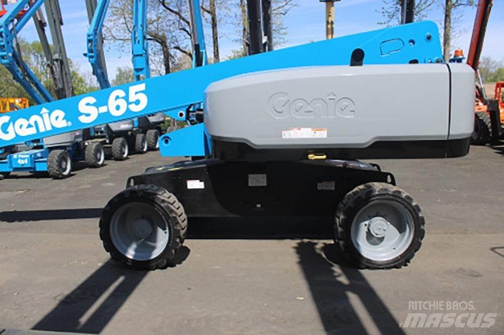 Genie S 65 견인식 전동이동 리프트