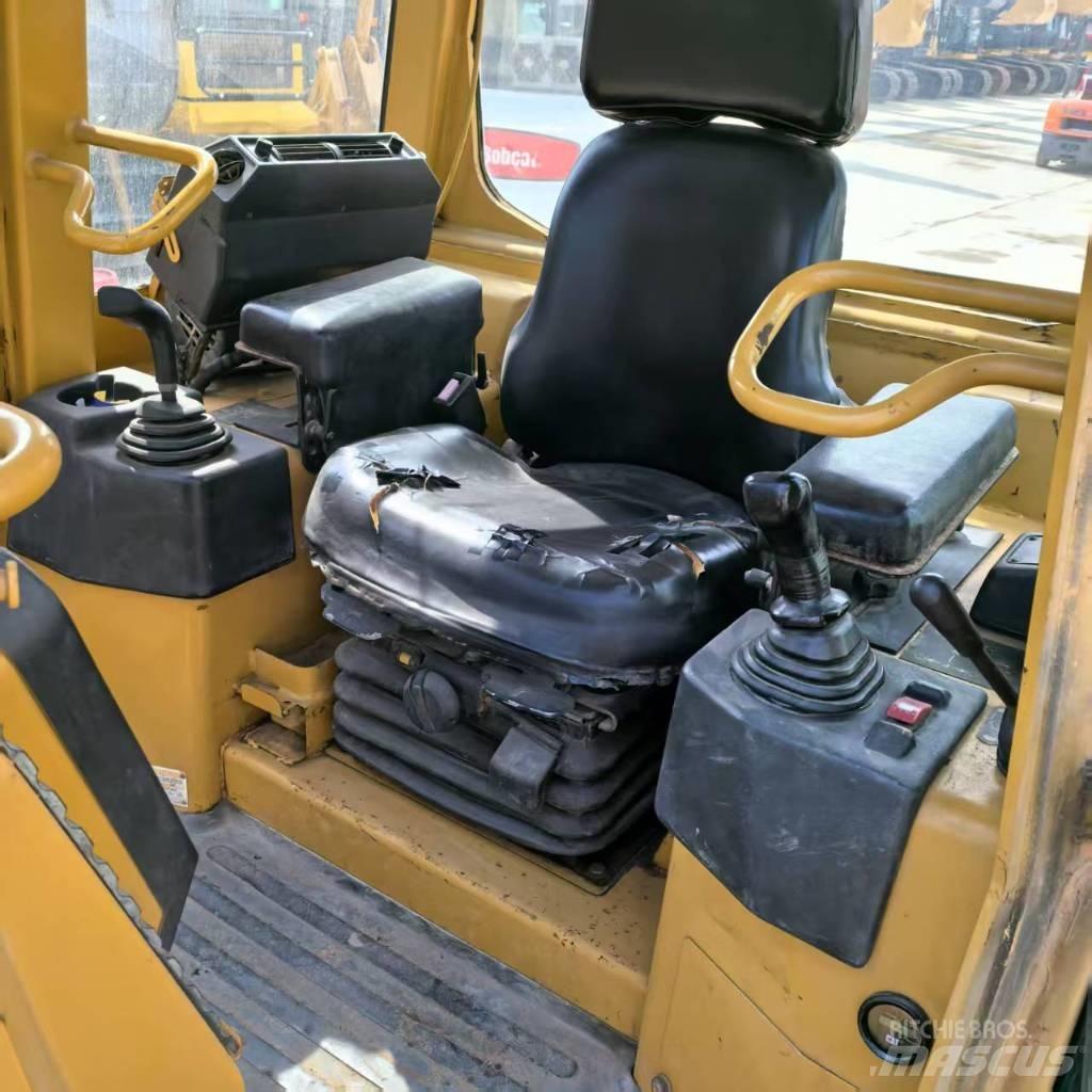 CAT D 5 G LGP 크롤러 도저