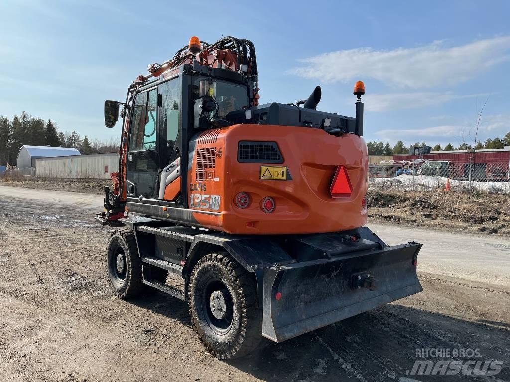 Hitachi ZX135W-7  휠 굴삭기