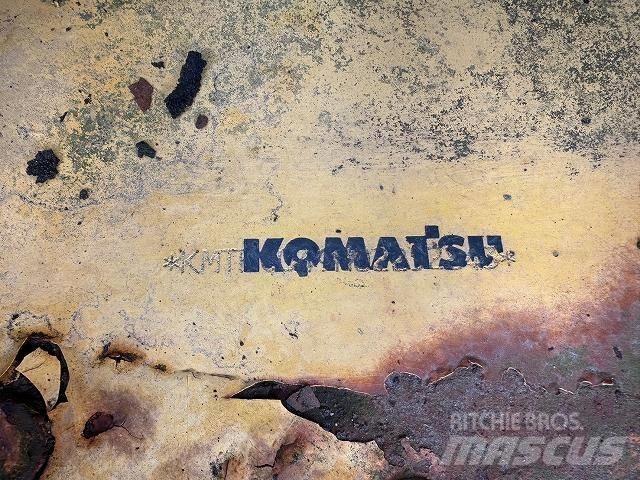 Komatsu PC200-7 중형굴삭기 7톤-28톤