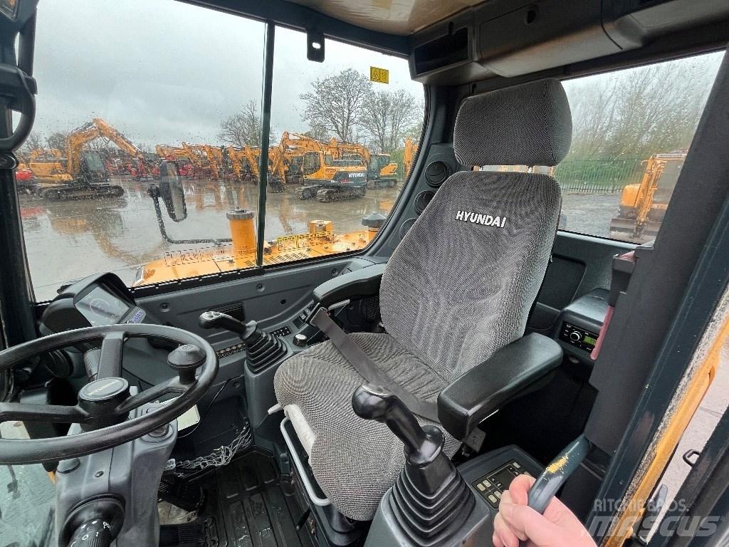 Hyundai R55W-9A  휠 굴삭기