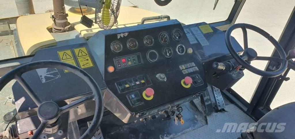 Stavostroj VP-2400 공기 타이어 롤러