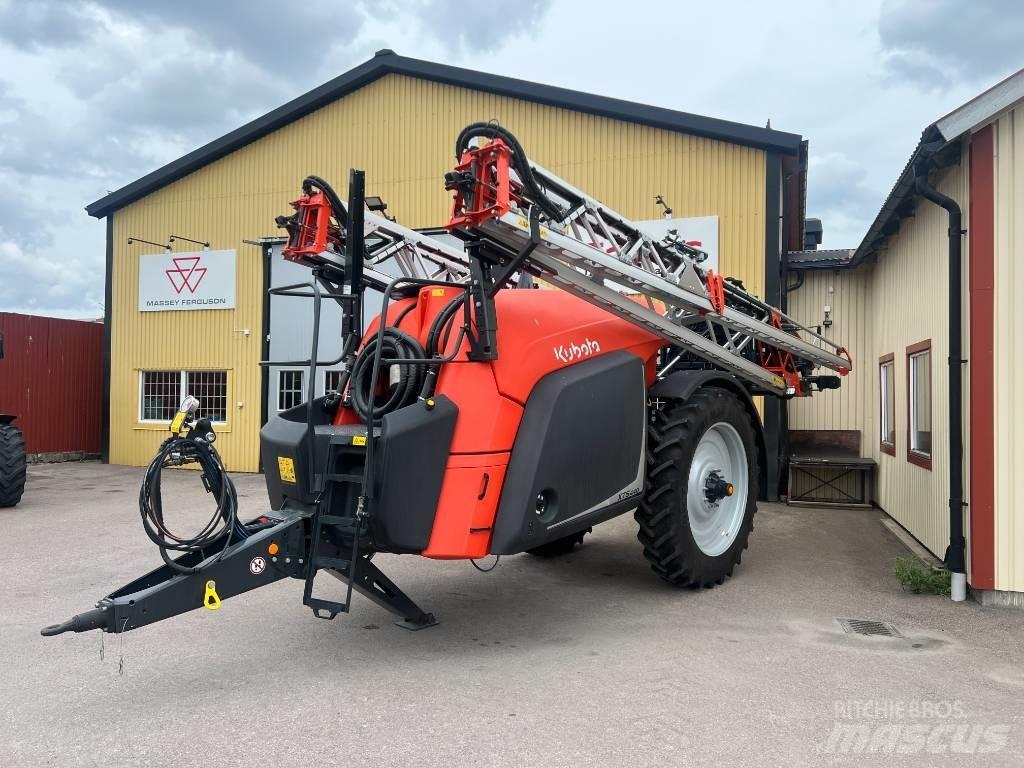Kubota XTS 4 견인형 분무기