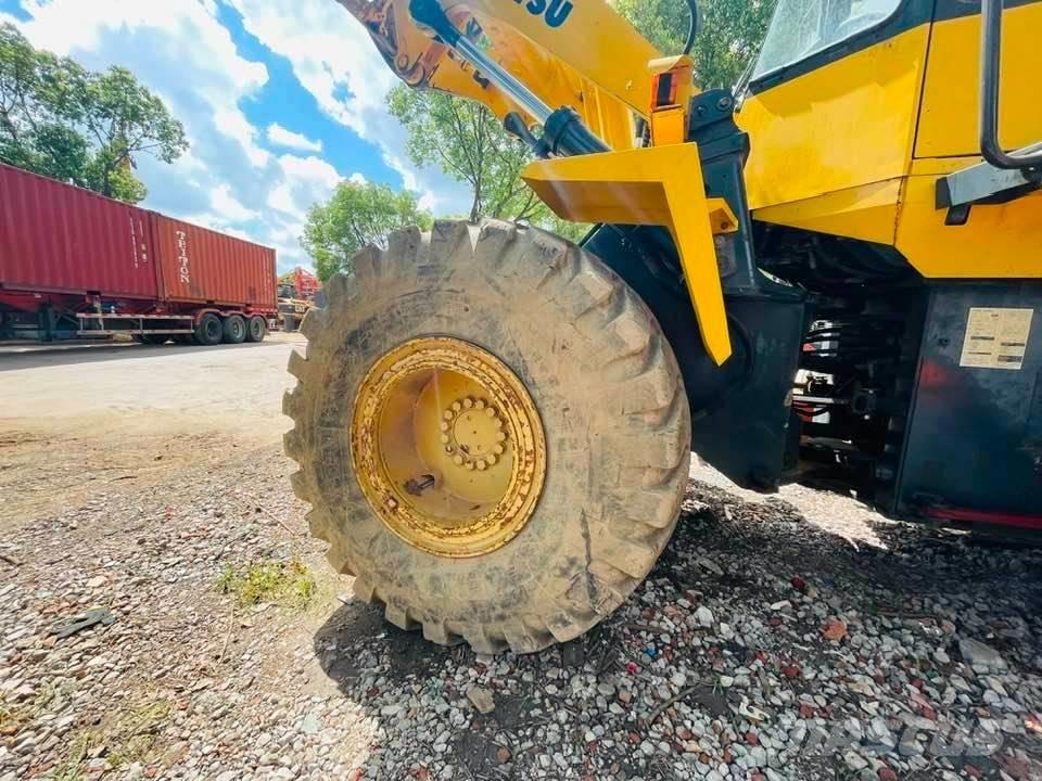 Komatsu WA320  휠로우더