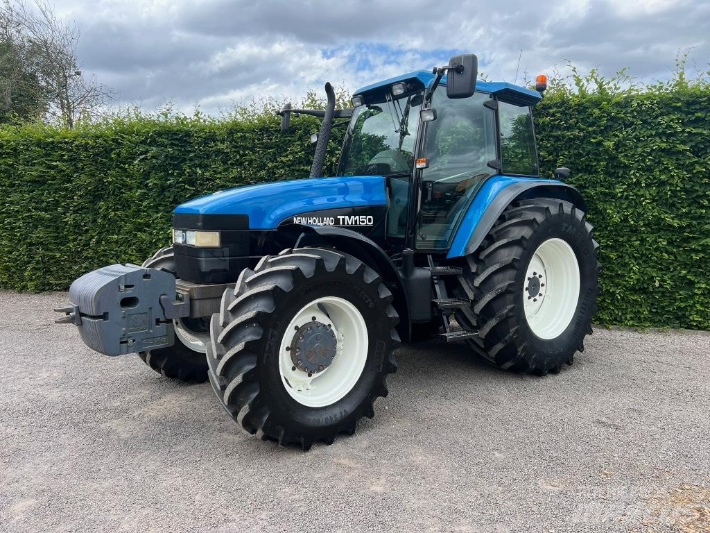 New Holland TM 150 트랙터