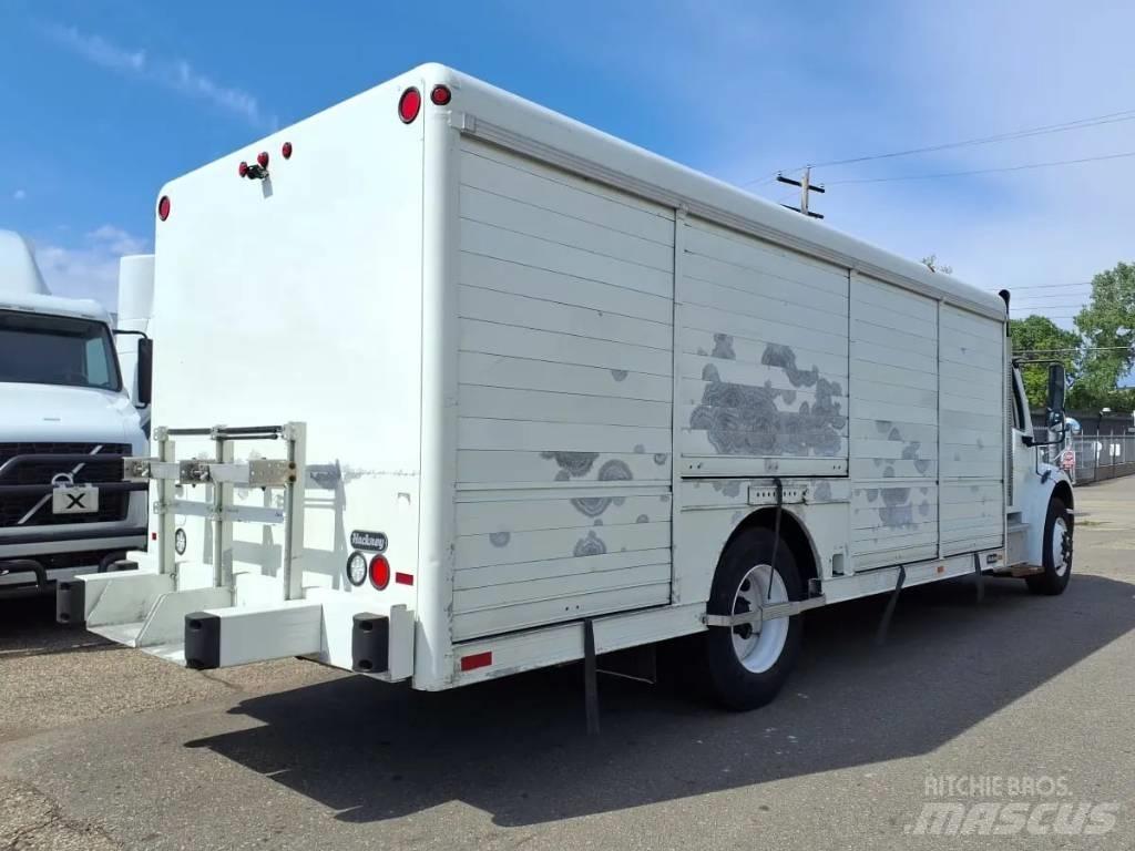 Freightliner M2 음료 배달 트럭