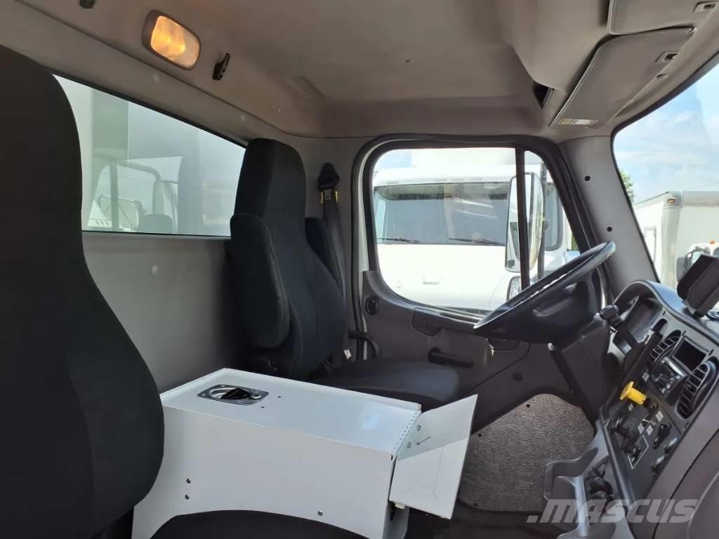 Freightliner M2 음료 배달 트럭