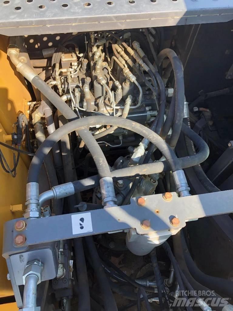 Volvo EC220EL 중형굴삭기 7톤-28톤