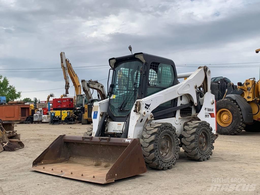 Bobcat S 740  스키드로더
