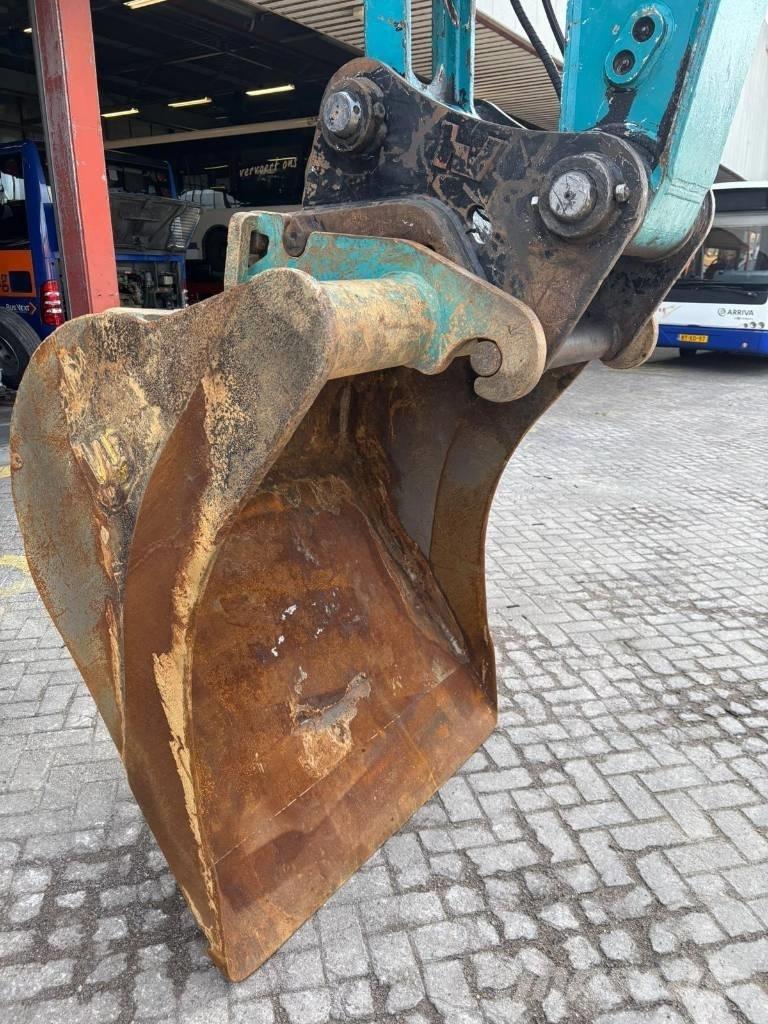 Doosan DX 210 W  휠 굴삭기