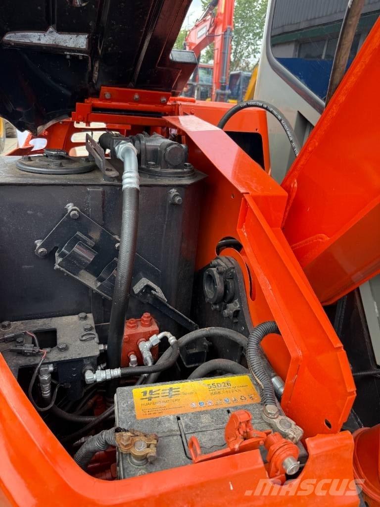 Hitachi ZX 55 소형 굴삭기 7톤 미만