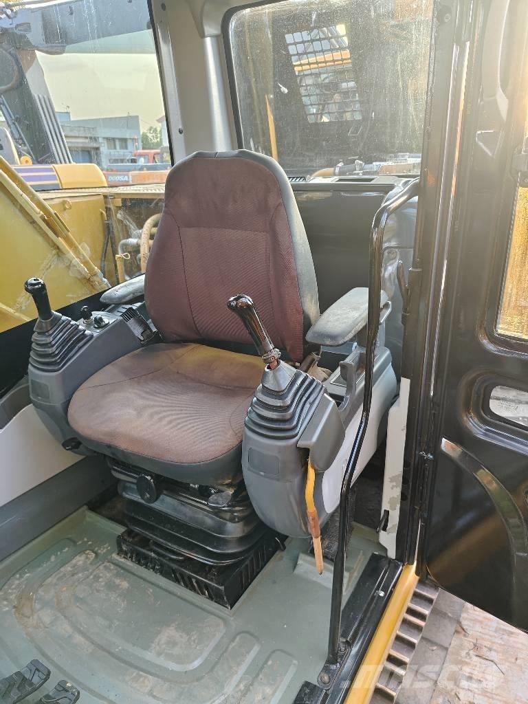 CAT 320 D 대형 굴삭기 29톤 이상