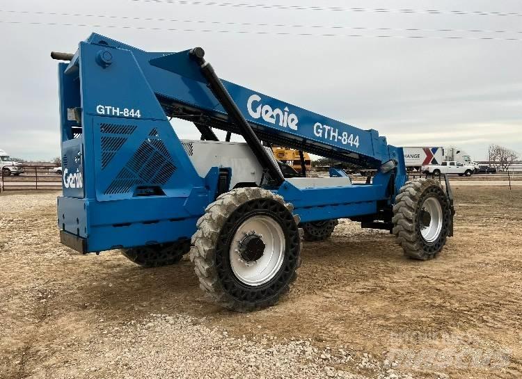 Genie GTH844 텔러 핸들러
