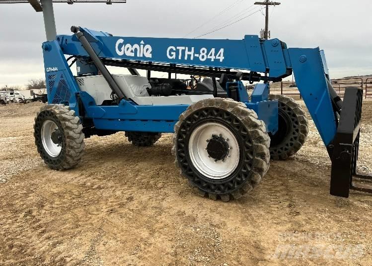 Genie GTH844 텔러 핸들러