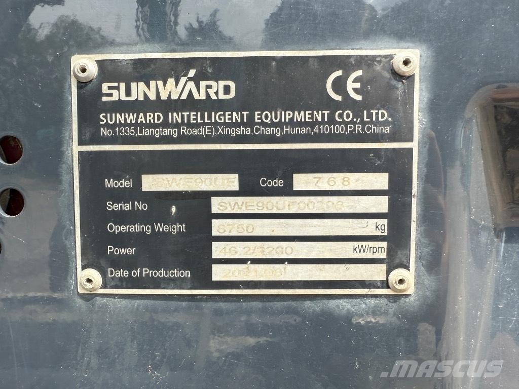 Sunward SWE 90 중형굴삭기 7톤-28톤