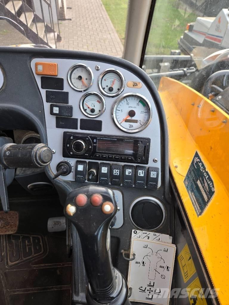 JCB 530 텔러 핸들러