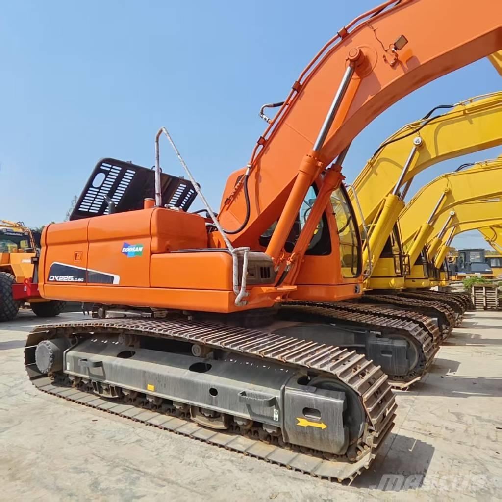 Doosan DX225LC-9C 대형 굴삭기 29톤 이상