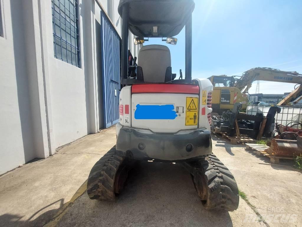 Komatsu PC27R-2 소형 굴삭기 7톤 미만