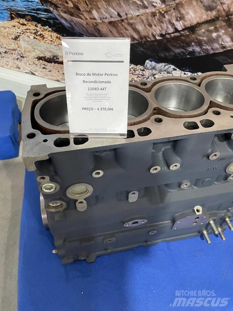 Perkins 1104D-44T 엔진