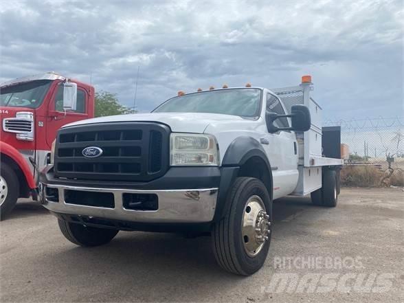 Ford F550 플랫베드/드롭사이드 트럭