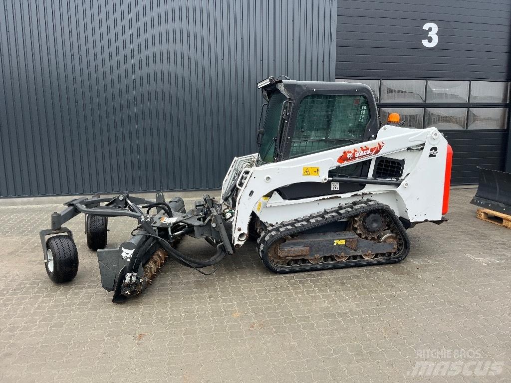 Bobcat T 450  스키드로더