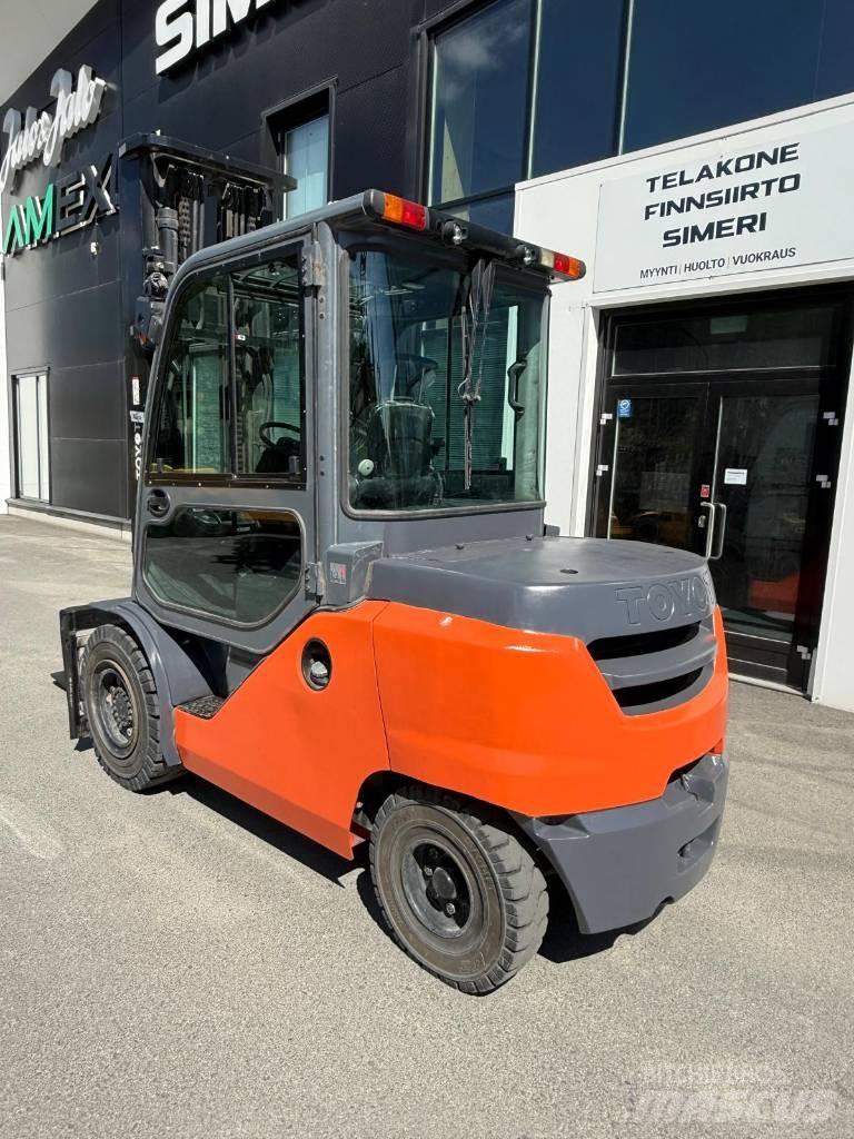 Toyota 40-8 FD45 N 디젤 지게차