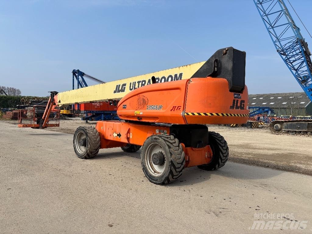 JLG 1350 SJP 견인식 전동이동 리프트