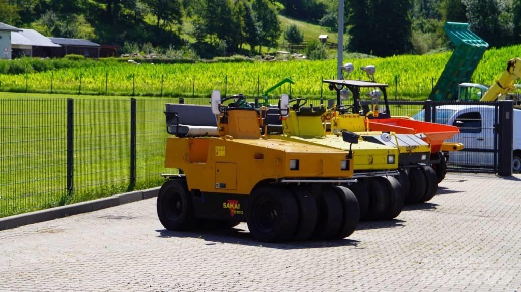 Sakai TS 160 공기 타이어 롤러