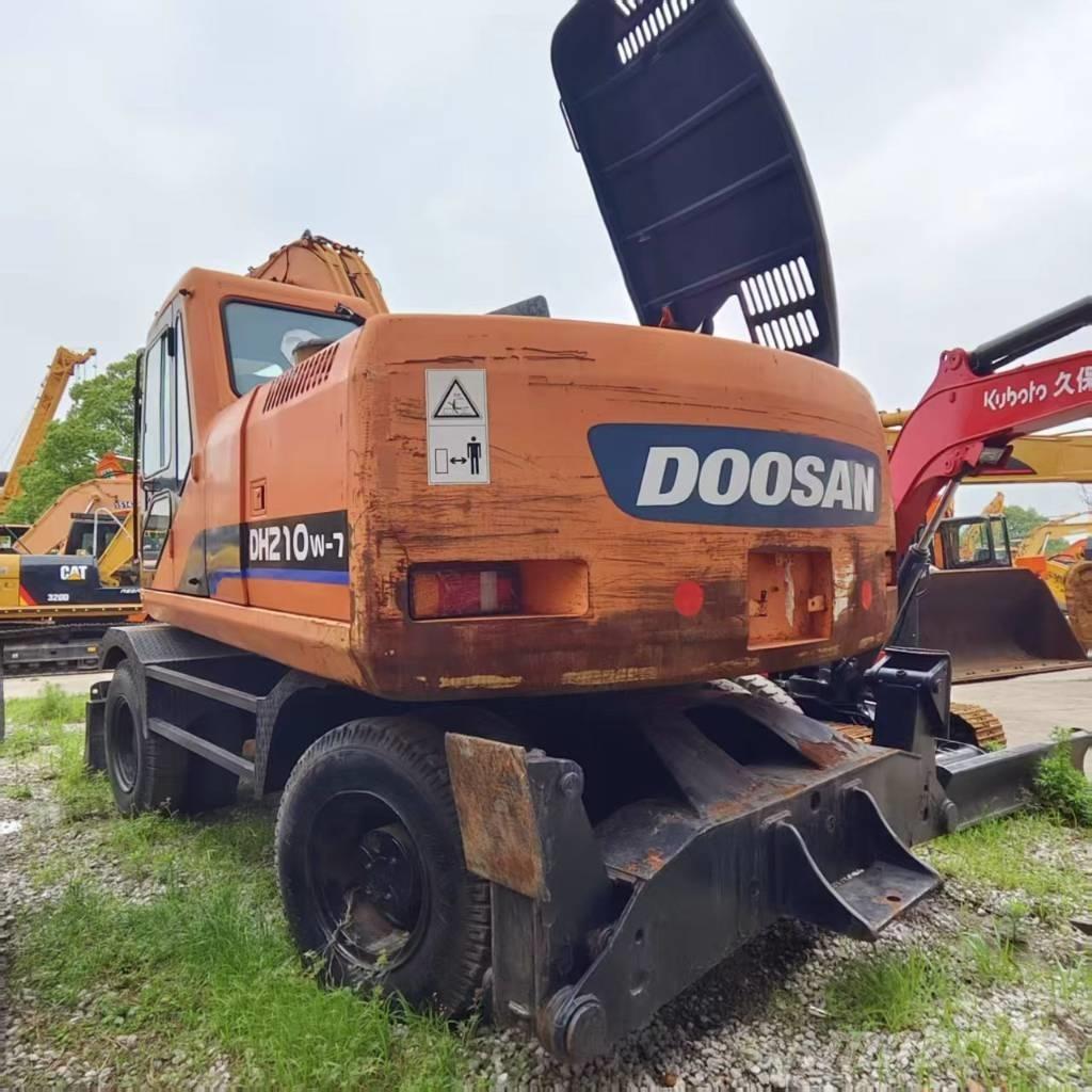 Doosan DH 210 W-7  휠 굴삭기