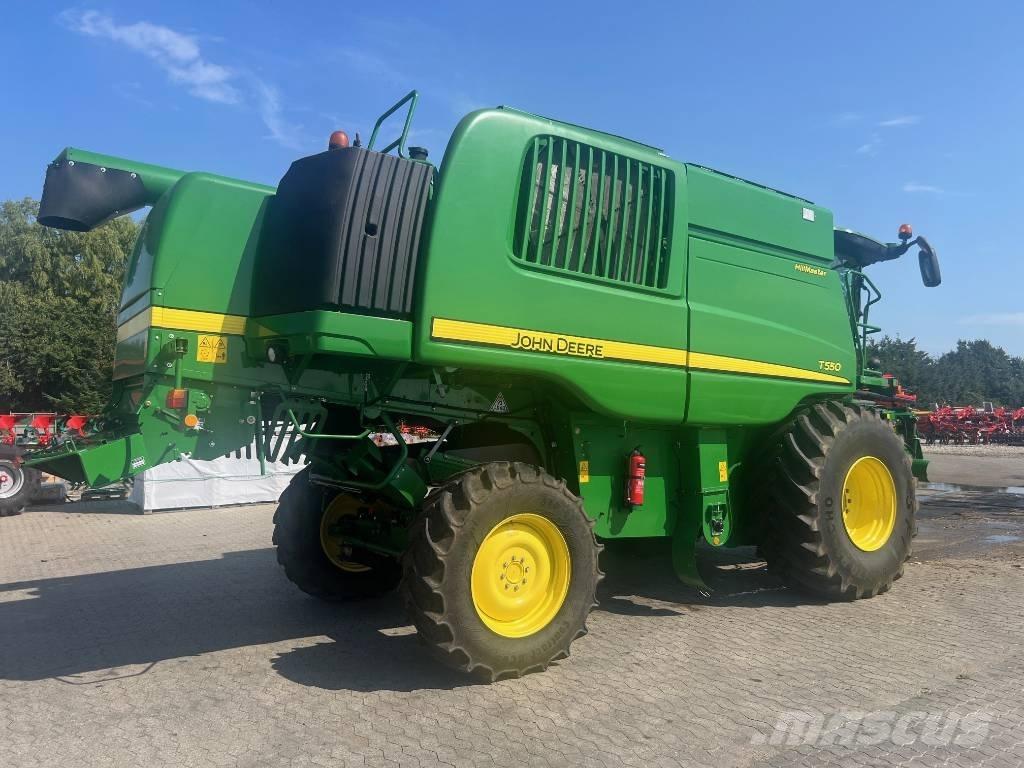 John Deere T 550 콤바인 수확기
