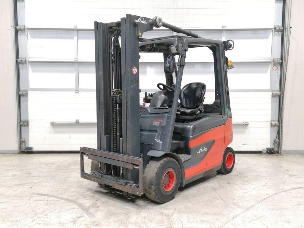 Linde E25-01 전동 지게차