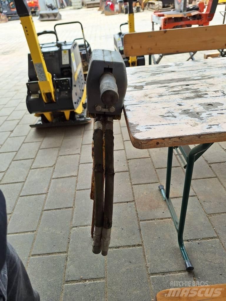 Atlas Copco LH 180 브레이커