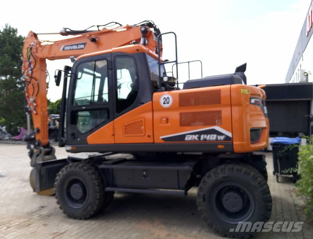 Doosan DX140W-7  휠 굴삭기
