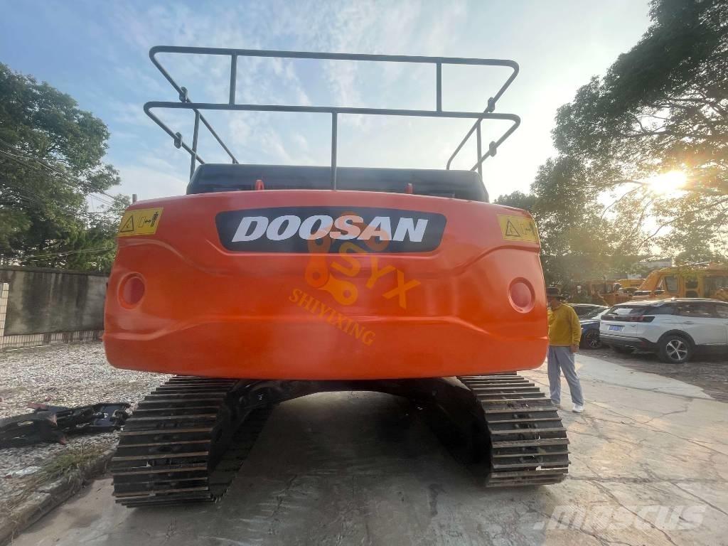 Doosan DX 300 대형 굴삭기 29톤 이상