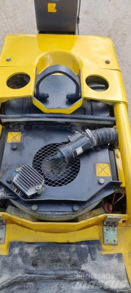 Atlas Copco LH 700 진동롤러