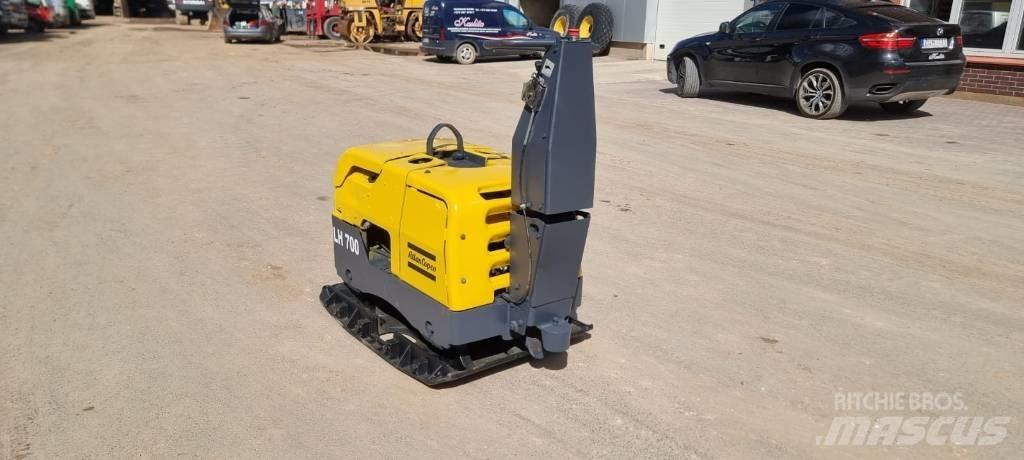 Atlas Copco LH 700 진동롤러