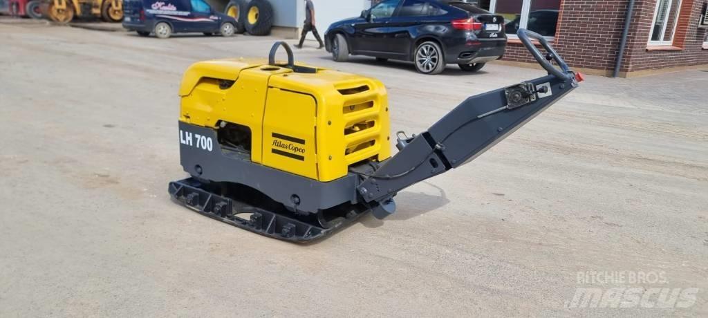 Atlas Copco LH 700 진동롤러