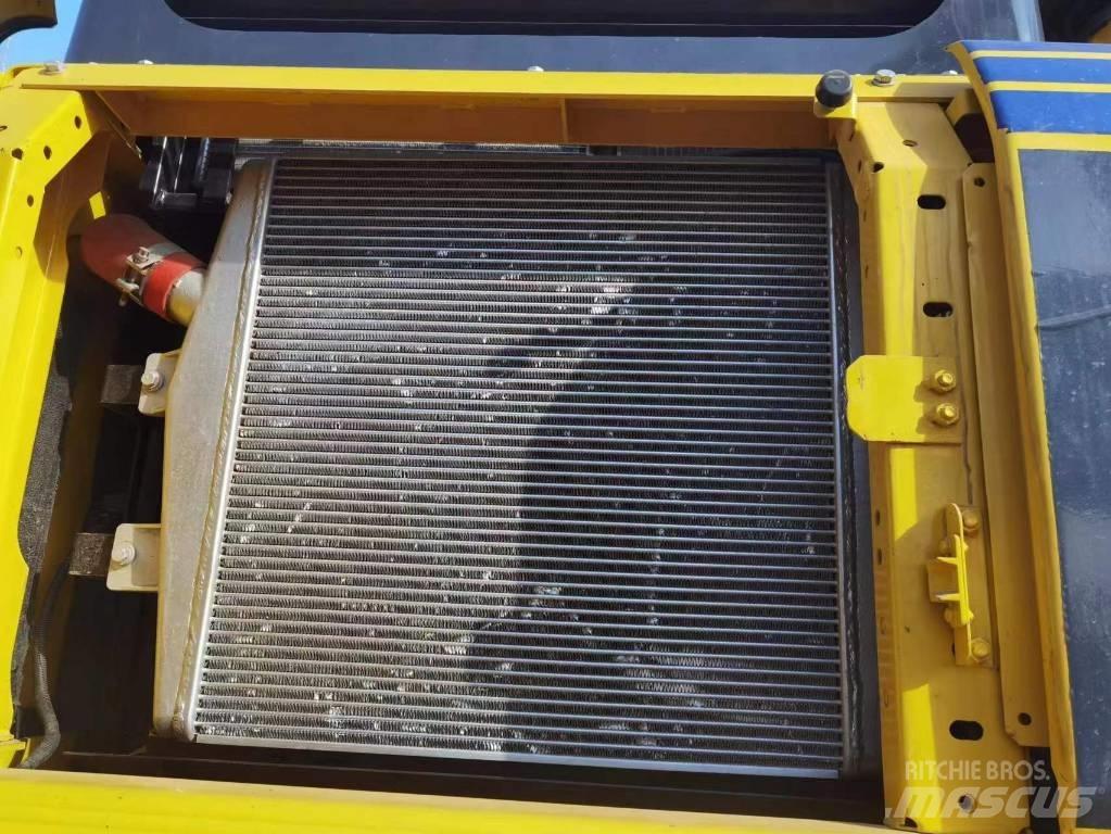 Komatsu PC 450-8 대형 굴삭기 29톤 이상