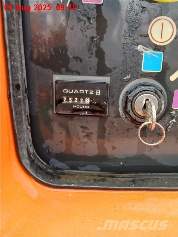 JLG 600 AJ 관절형 전동이동 리프트