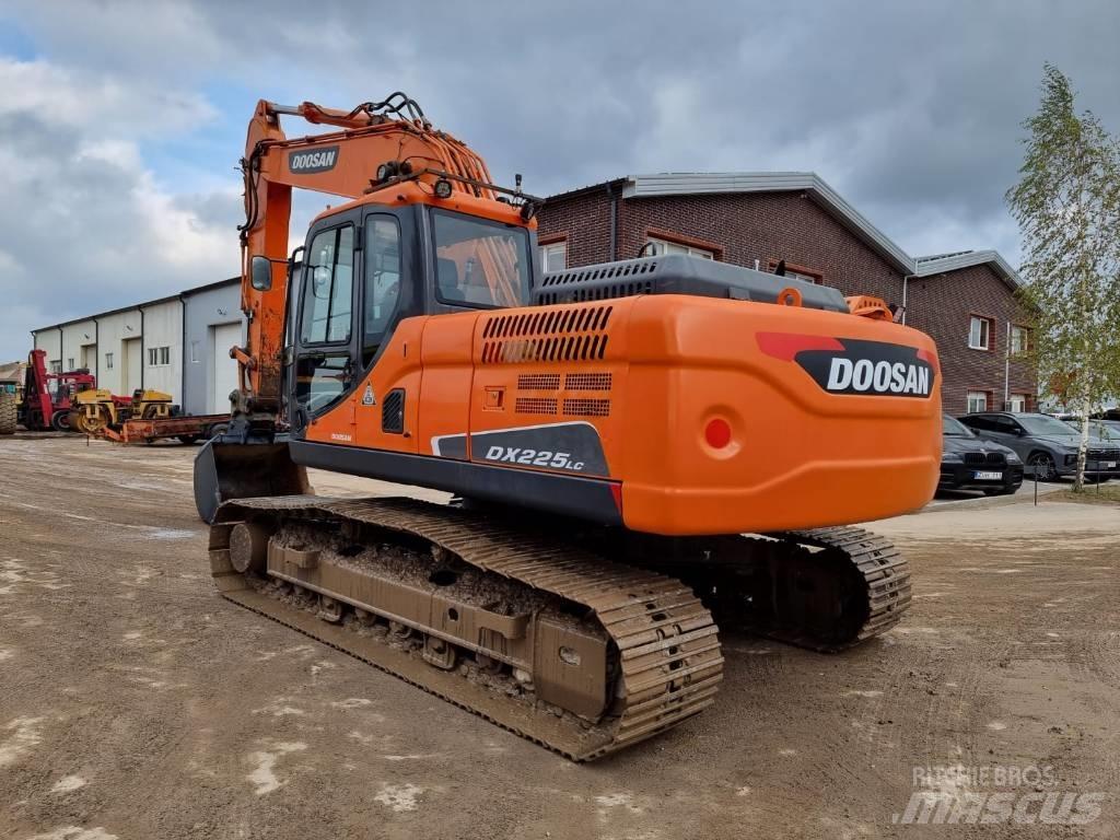 Doosan DX 225 LC-3 대형 굴삭기 29톤 이상