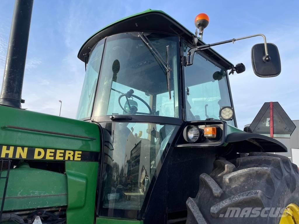 John Deere 4755 트랙터