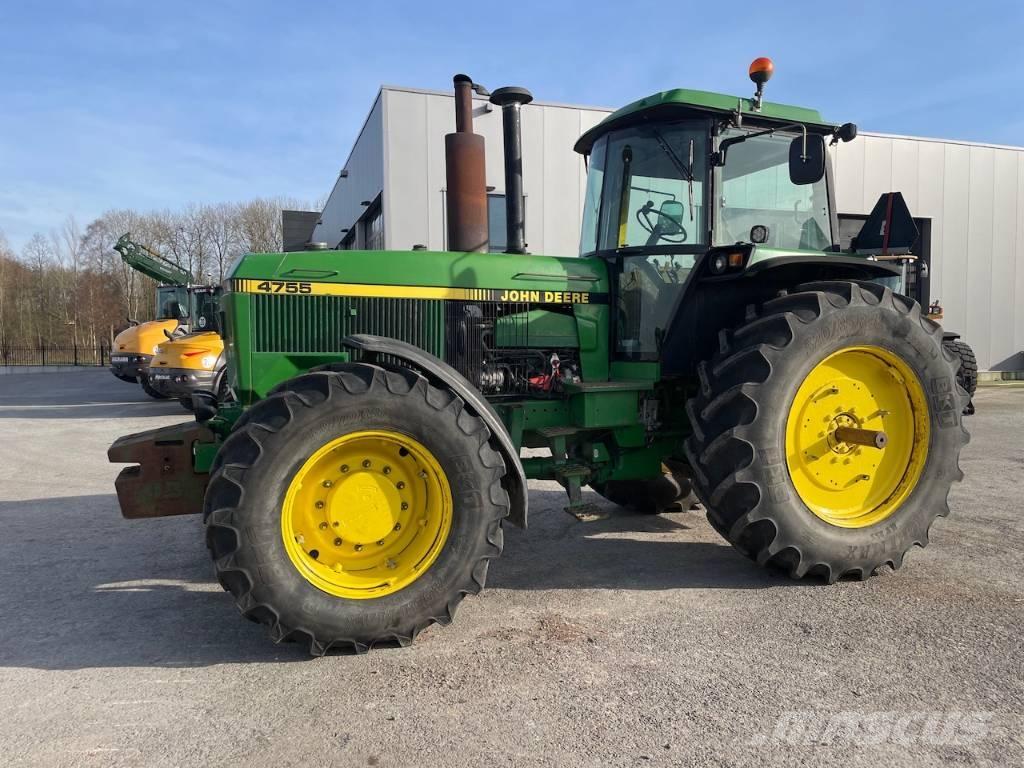 John Deere 4755 트랙터